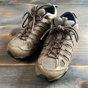 Oboz Women’s hiking shoes boots